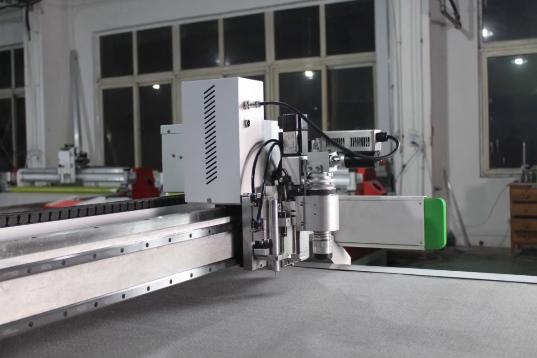 Advertising Industry Machinery CNC Cutter and Vibration Knife Cutting Machine